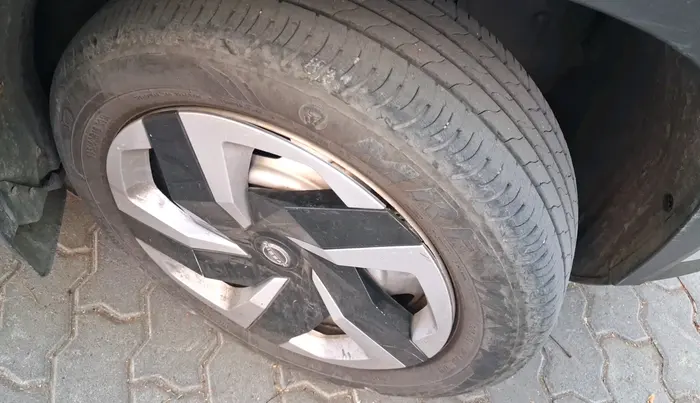 2023 Nissan MAGNITE XE, Petrol, Manual, 59,568 km, tyre