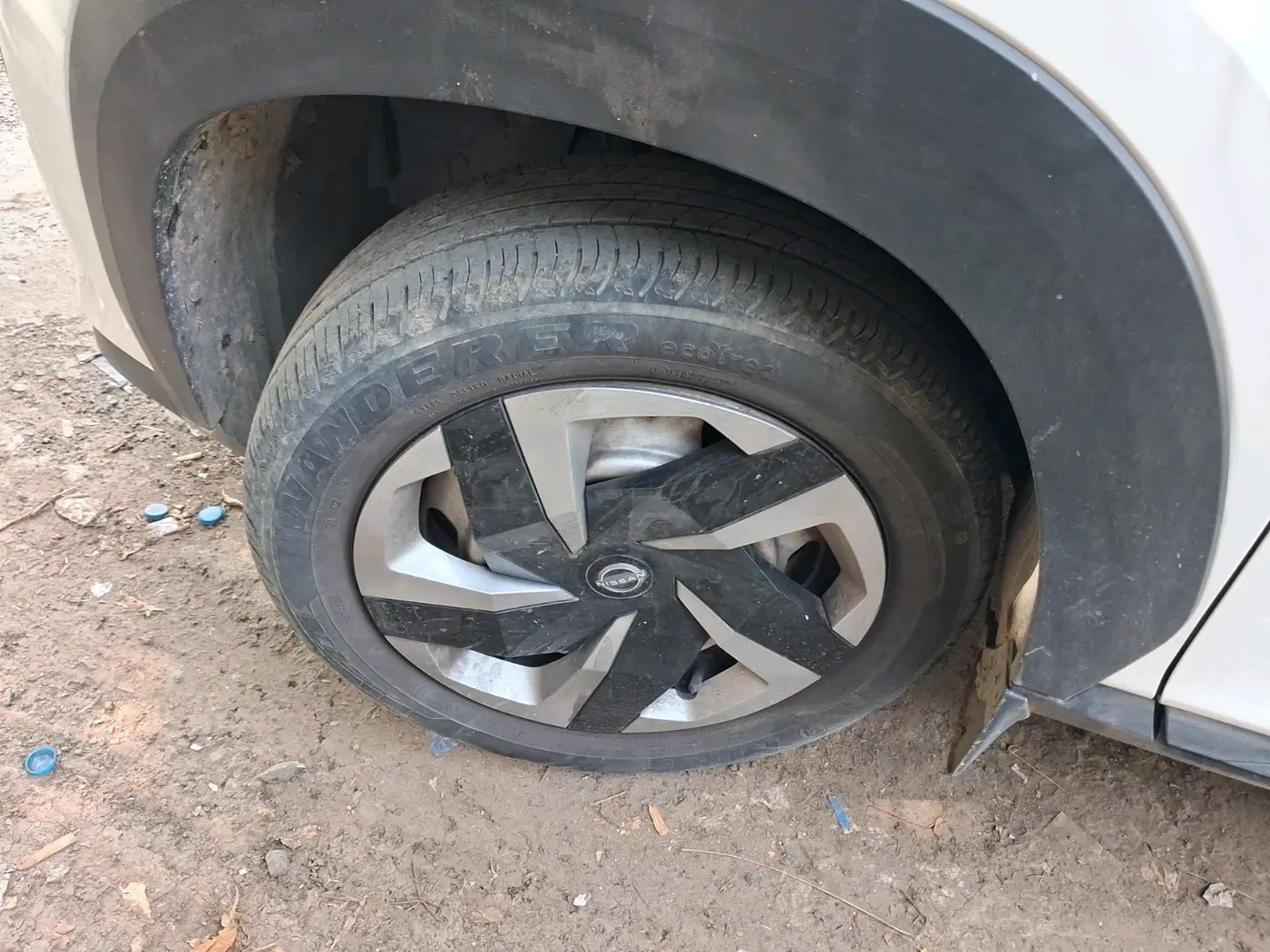 2022 Nissan MAGNITE XE, Petrol, Manual, 24,800 km, tyre
