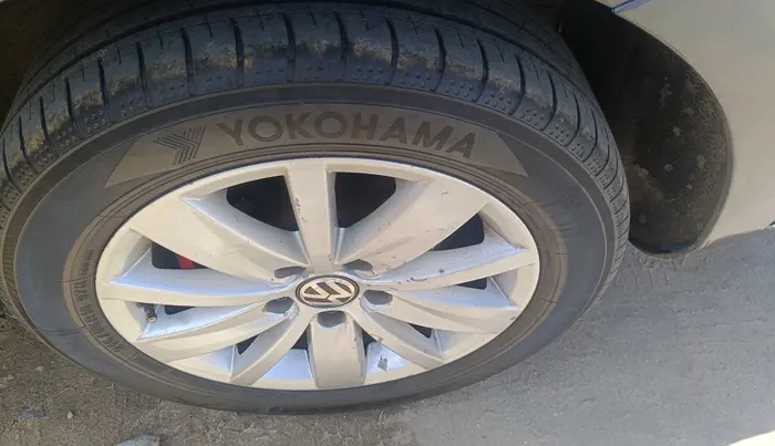 2011 Volkswagen Passat COMFORTLINE DSG, Diesel, Automatic, 1,15,635 km, tyre