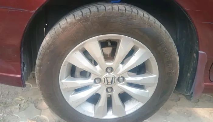 2012 Honda City 1.5L I-VTEC V MT, Petrol, Manual, 1,64,186 km, tyre