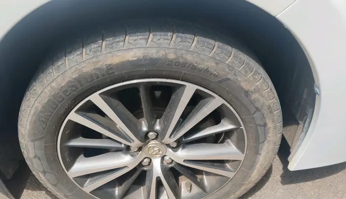 2018 Toyota Corolla Altis VL CVT PETROL, Petrol, Automatic, 83,939 km, tyre