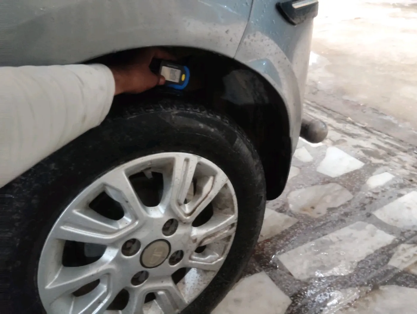 2018 Tata Tiago XZ PETROL, CNG, Manual, 59,253 km, tyre