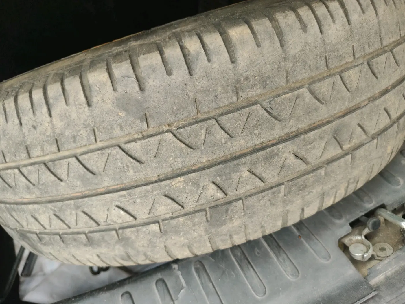 2013 Tata Indica Vista VX QUADRAJET, Diesel, Manual, 2,16,719 km, tyre