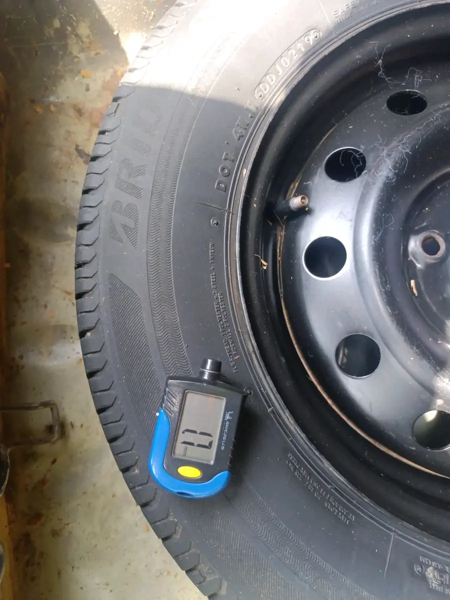 2019 Maruti Dzire VXI, Petrol, Manual, 80,929 km, tyre