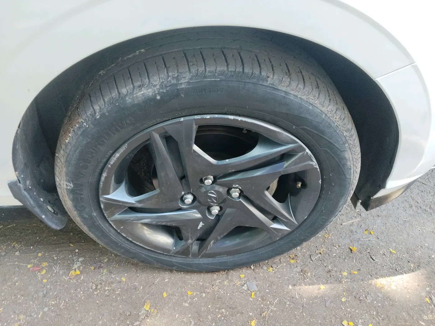 2021 Hyundai NEW I20 SPORTZ 1.2 MT, Petrol, Manual, 1,54,248 km, tyre