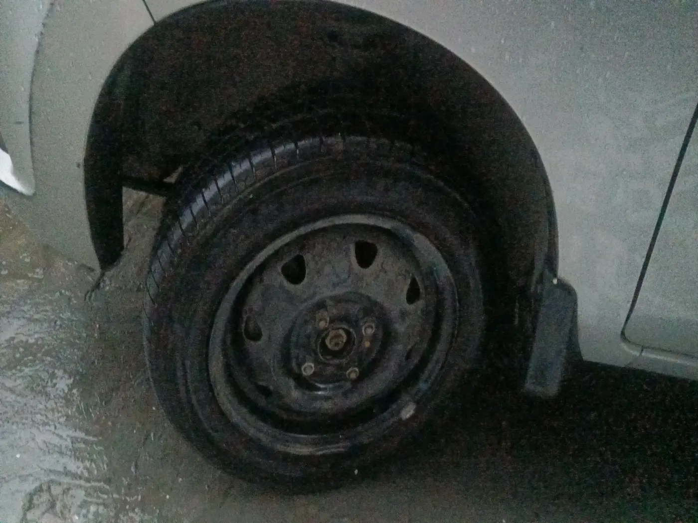 2015 Maruti Alto K10 VXI, Petrol, Manual, 25,339 km, tyre