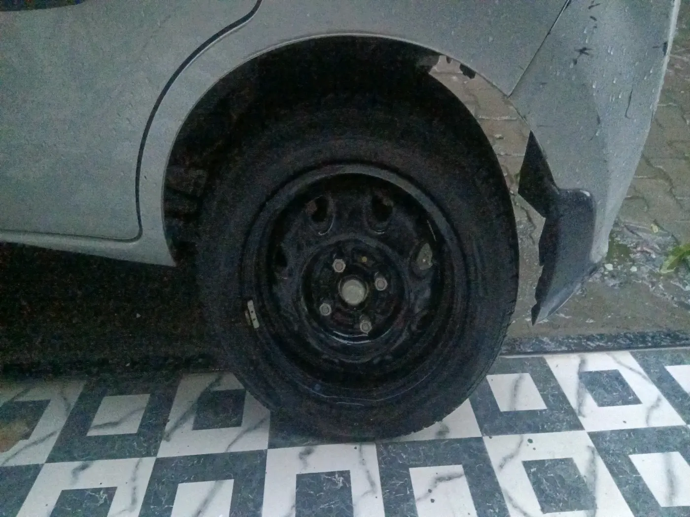 2015 Maruti Alto K10 VXI, Petrol, Manual, 25,339 km, tyre