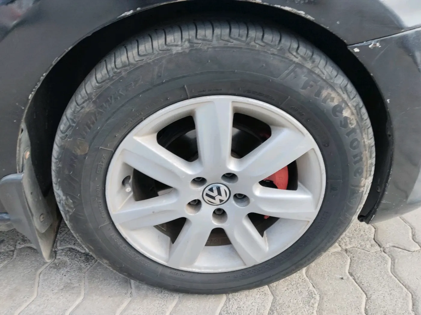 2011 Volkswagen Vento HIGHLINE DIESEL 1.6, Diesel, Manual, 1,19,454 km, tyre