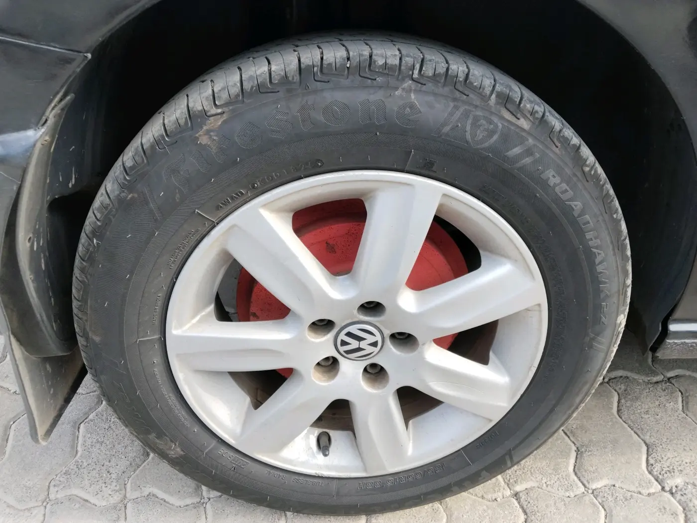 2011 Volkswagen Vento HIGHLINE DIESEL 1.6, Diesel, Manual, 1,19,454 km, tyre