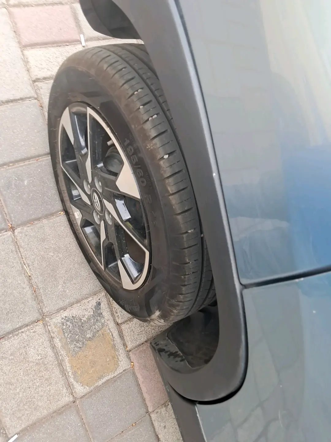 2021 Tata PUNCH CREATIVE  AMT, Petrol, Automatic, 37,362 km, tyre