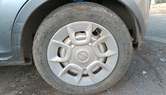 2020 Maruti IGNIS SIGMA 1.2, CNG, Manual, 85,043 km, tyre