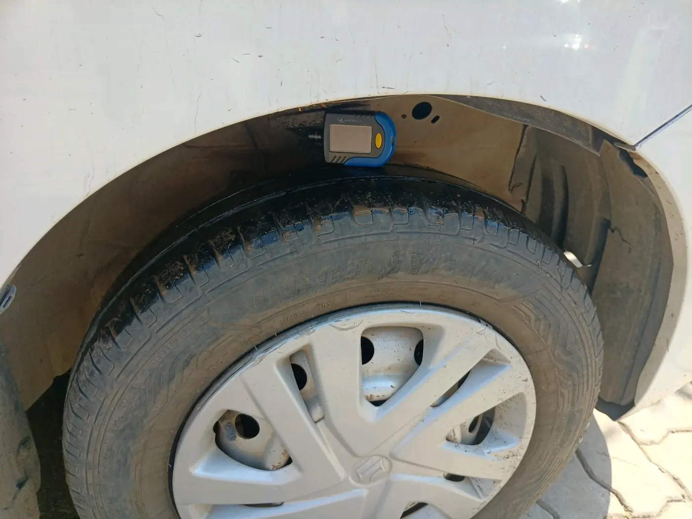 2012 Maruti Wagon R 1.0 LXI CNG, CNG, Manual, 1,48,213 km, tyre