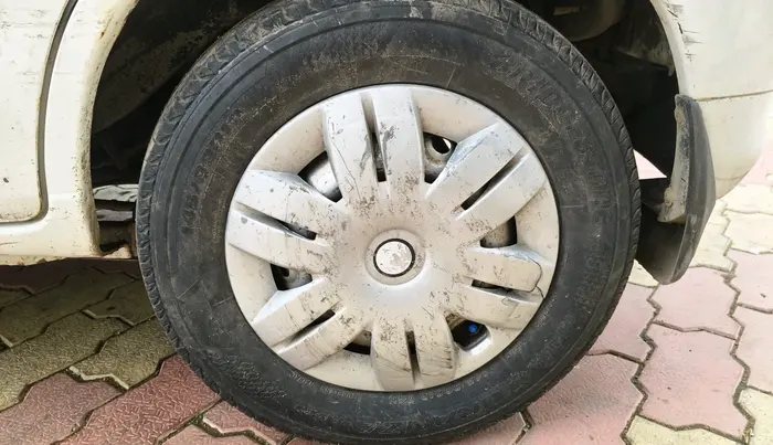 2011 Maruti Alto LXI, CNG, Manual, 87,884 km, tyre