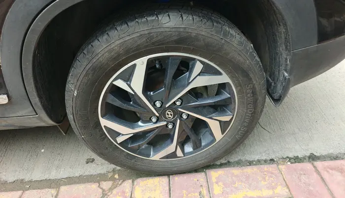 2025 Hyundai Creta E 1.5 PETROL, Petrol, Manual, 13,946 km, tyre