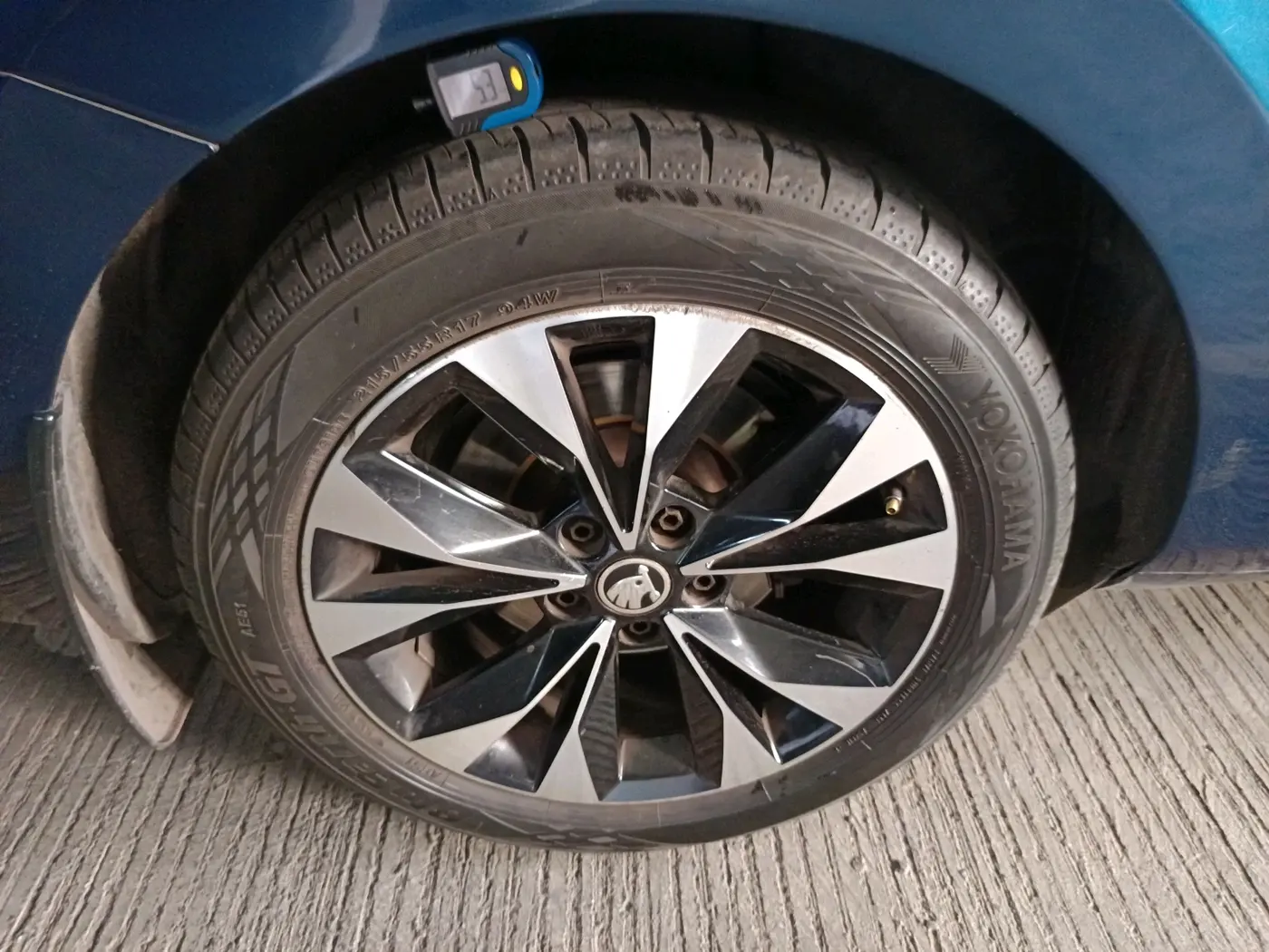 2020 Skoda Superb L&K 2.0 TSI AT, Petrol, Automatic, 1,13,058 km, tyre