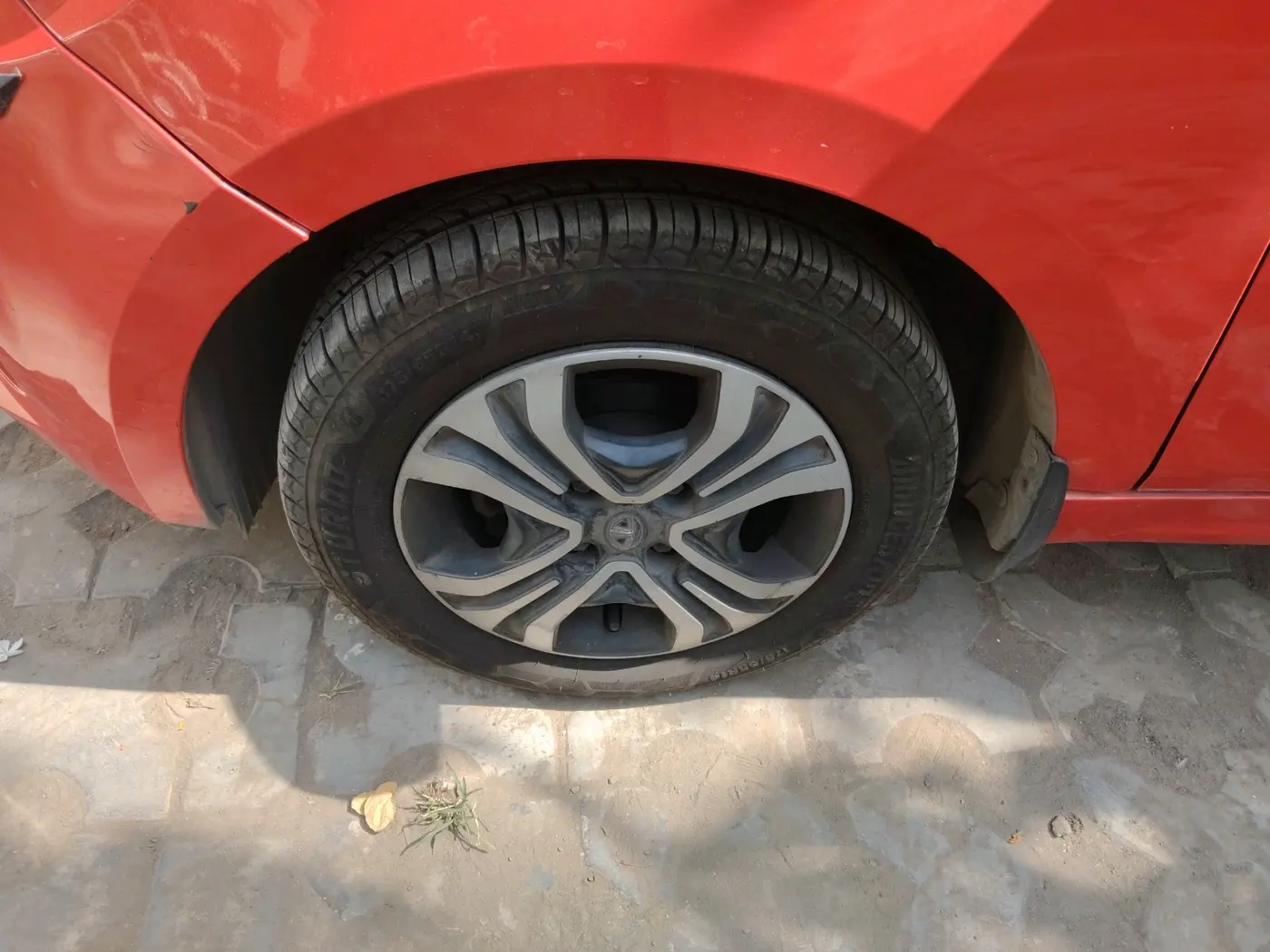2020 Tata Tiago XZ PETROL, Petrol, Manual, 42,363 km, tyre