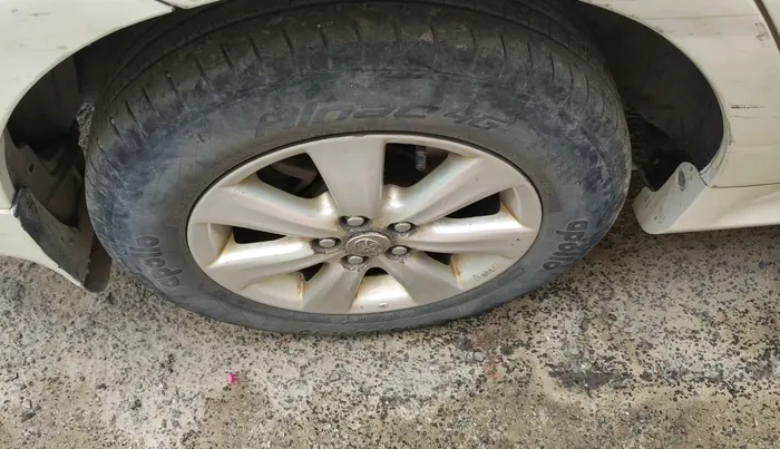 2011 Toyota Corolla Altis G PETROL, Petrol, Manual, 98,112 km, tyre