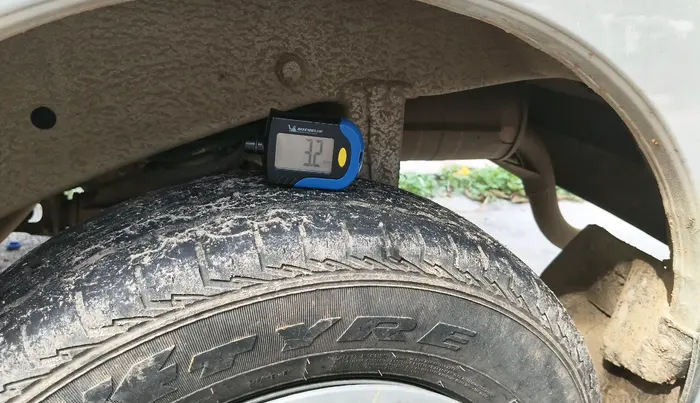 2024 Maruti Eeco 5 STR AC, Petrol, Manual, 35,597 km, tyre