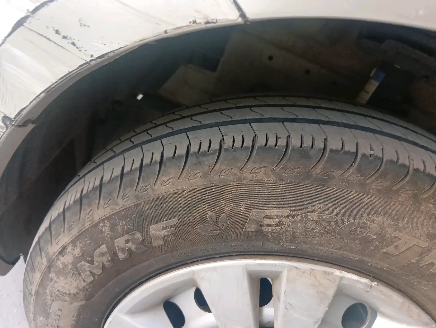 2016 Maruti Swift LXI (O), Petrol, Manual, 41,000 km, tyre