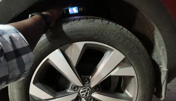 2022 Volkswagen TAIGUN TOPLINE 1.0 TSI AT, Petrol, Automatic, 25,601 km, tyre