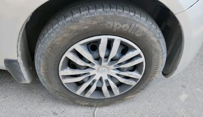 2013 Maruti Ritz VXI, Petrol, Manual, 1,20,996 km, tyre