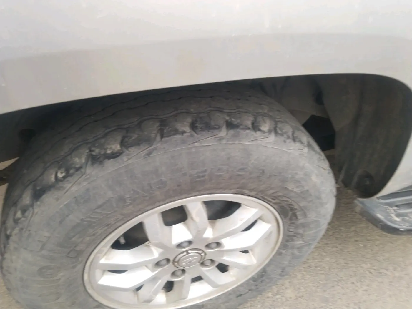 2017 Mahindra TUV300 T8, Diesel, Manual, 92,217 km, tyre
