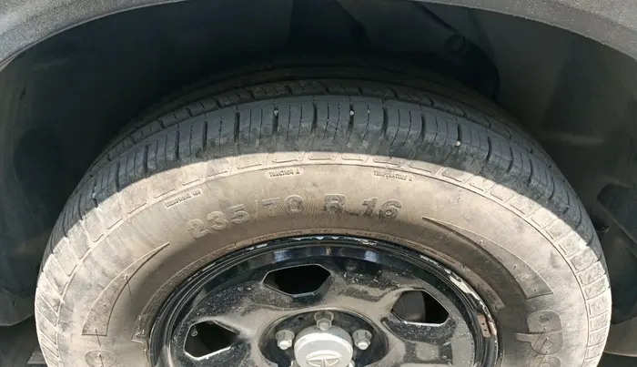 2022 Tata Safari XE, Diesel, Manual, 41,045 km, tyre