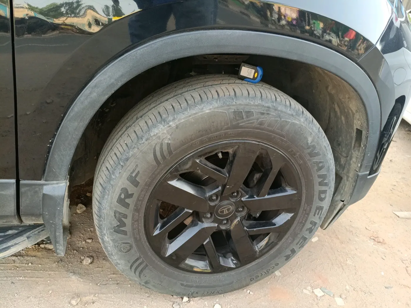 2024 Tata Harrier PURE PLUS S DARK EDITION AT, Diesel, Automatic, 40,497 km, tyre