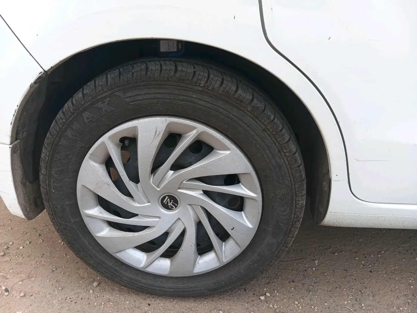 2014 Maruti Ertiga VXI, CNG, Manual, 1,23,425 km, tyre