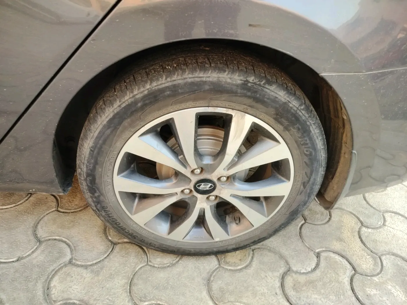 2015 Hyundai Verna FLUIDIC 4S 1.6 VTVT S(O), Petrol, Manual, 79,292 km, tyre