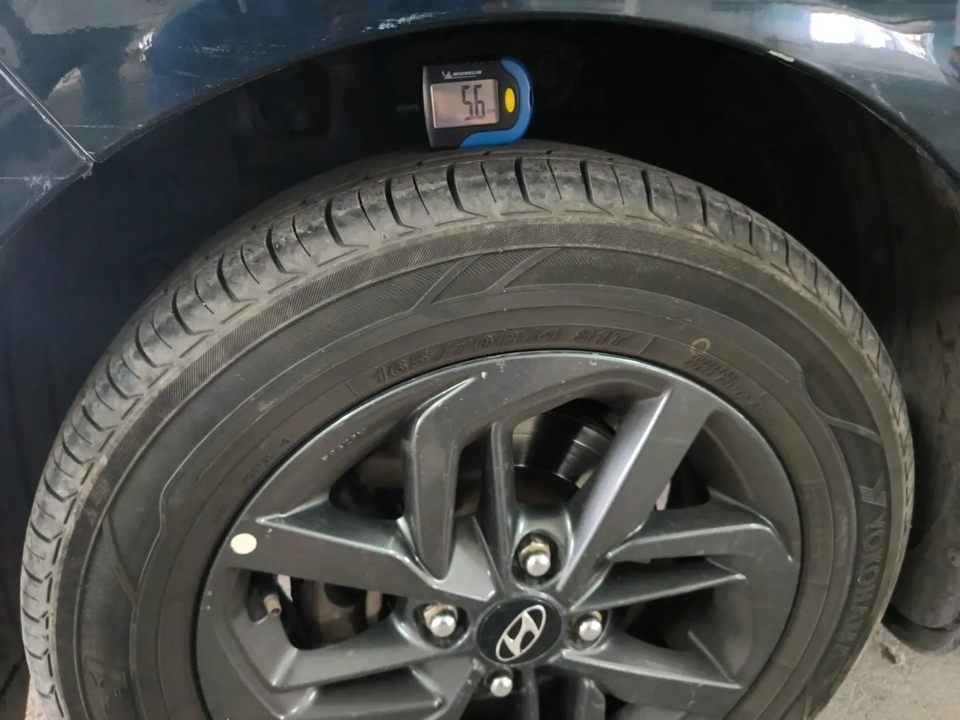 2020 Hyundai GRAND I10 NIOS SPORTZ AMT 1.2 KAPPA VTVT, CNG, Automatic, 1,38,389 km, tyre