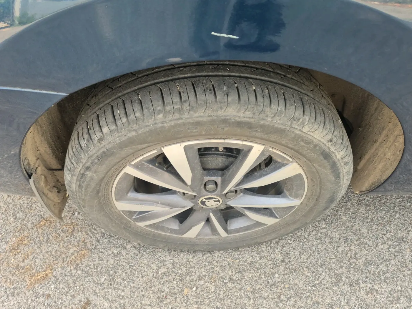 2024 Skoda SLAVIA STYLE 1.0L TSI AT, Petrol, Automatic, 34,243 km, tyre