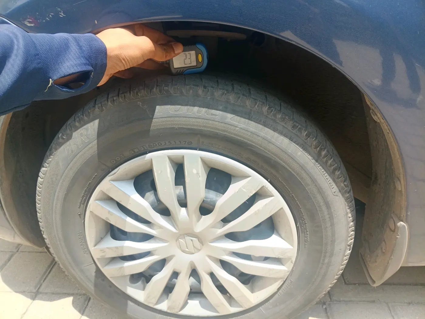 2018 Maruti Dzire VXI AMT, Petrol, Automatic, 76,487 km, tyre