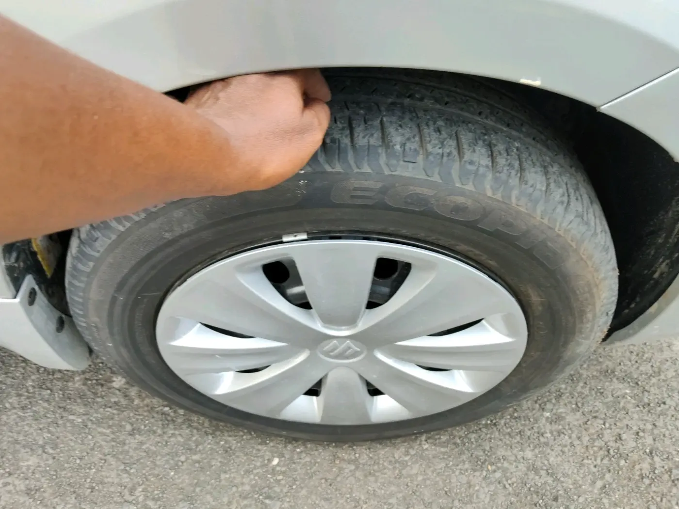 2017 Maruti Ertiga VXI, Petrol, Manual, 65,248 km, tyre