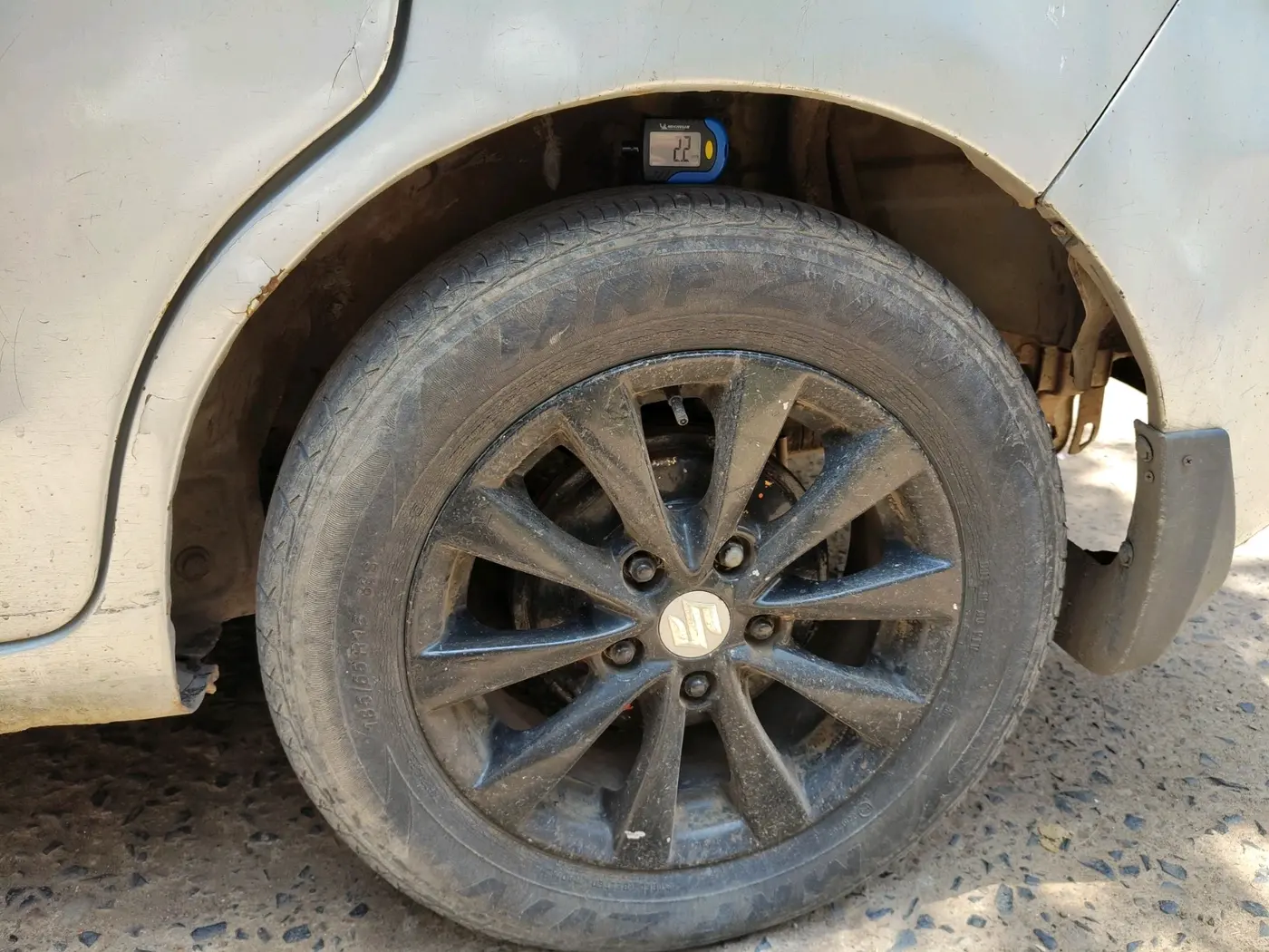 2013 Maruti Ertiga ZDI, Diesel, Manual, 77,460 km, tyre