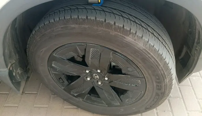 2025 Tata Harrier Fearless X Plus AT, Diesel, Automatic, 14,206 km, tyre