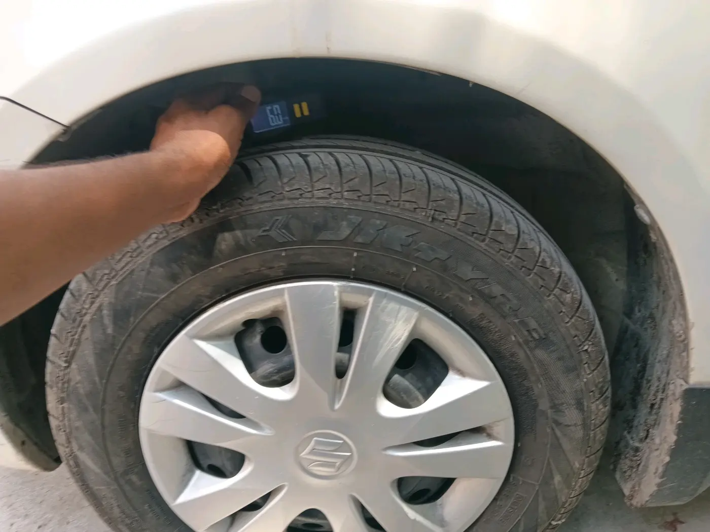 2012 Maruti Swift Dzire VXI AT, Petrol, Automatic, 62,129 km, tyre