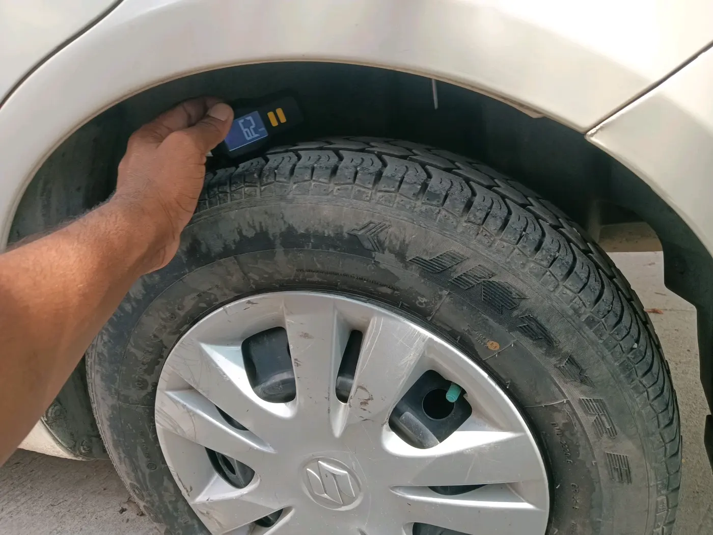 2012 Maruti Swift Dzire VXI AT, Petrol, Automatic, 62,129 km, tyre