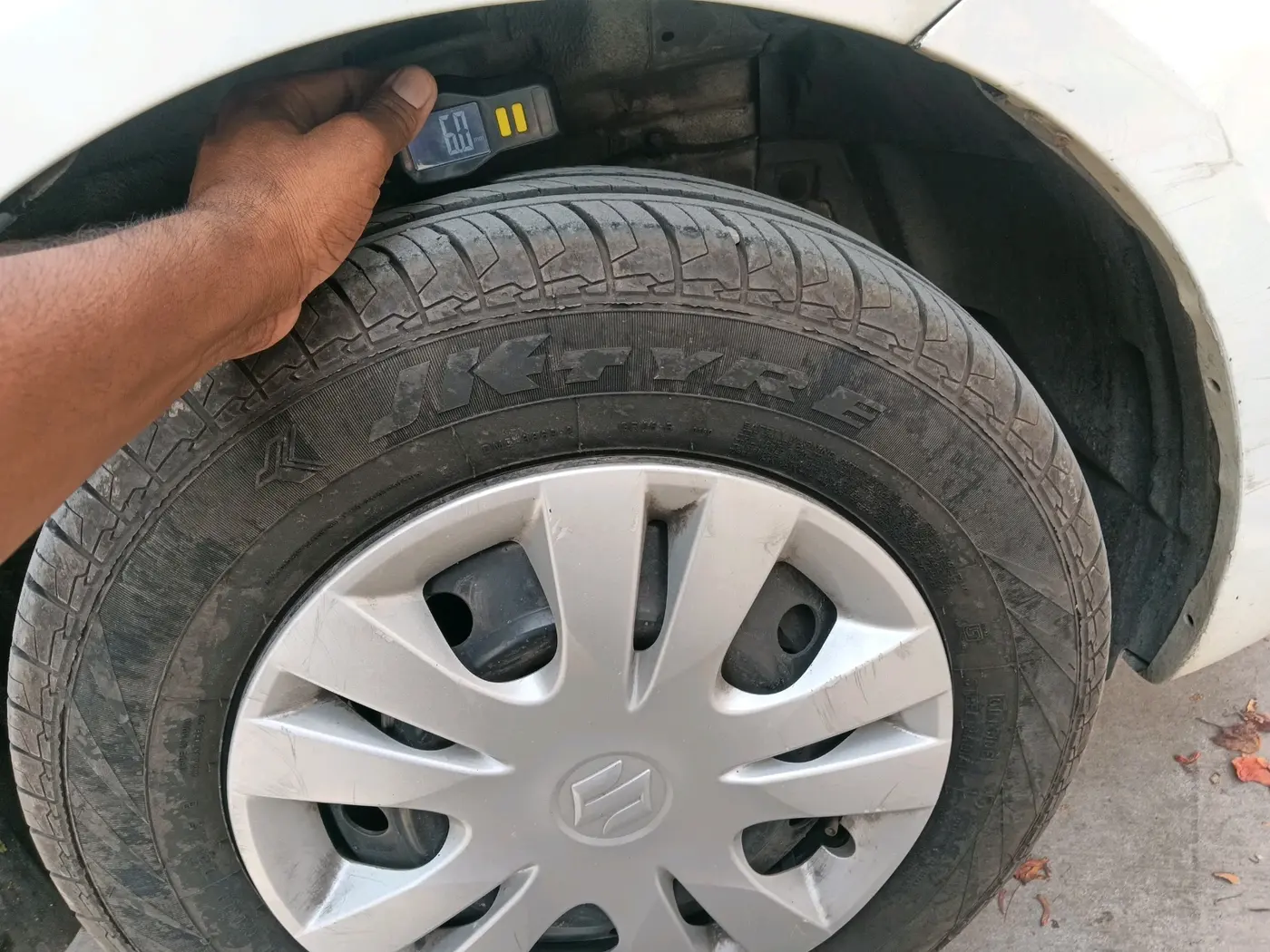 2012 Maruti Swift Dzire VXI AT, Petrol, Automatic, 62,129 km, tyre