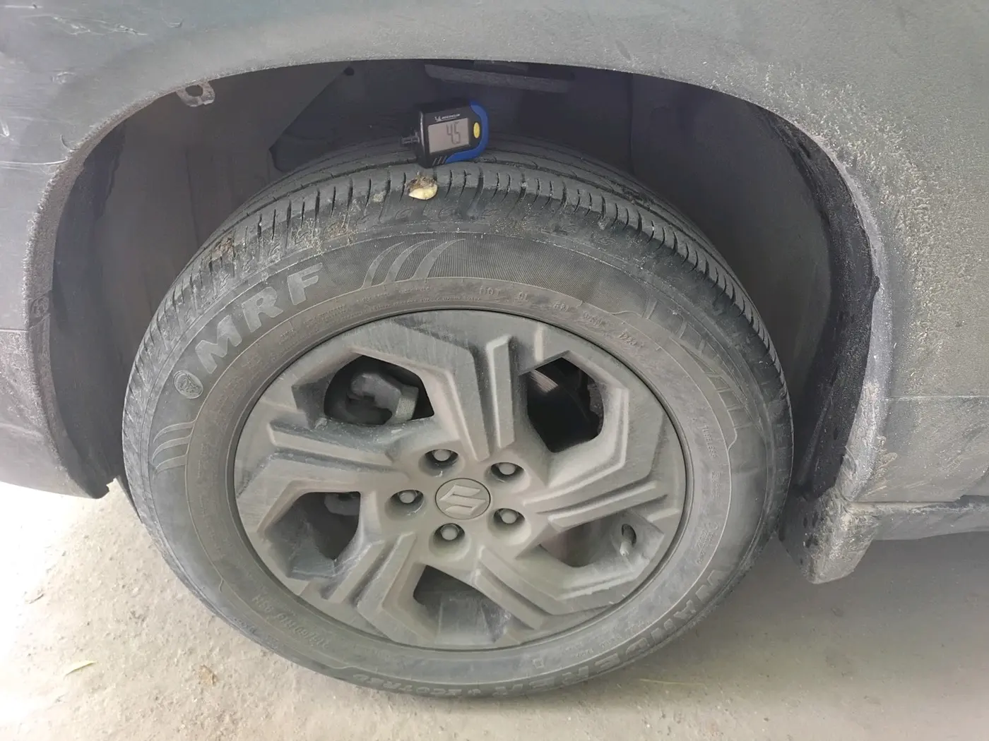2023 Maruti BREZZA ZXI SMART HYBRID DUAL TONE, Petrol, Manual, 75,229 km, tyre
