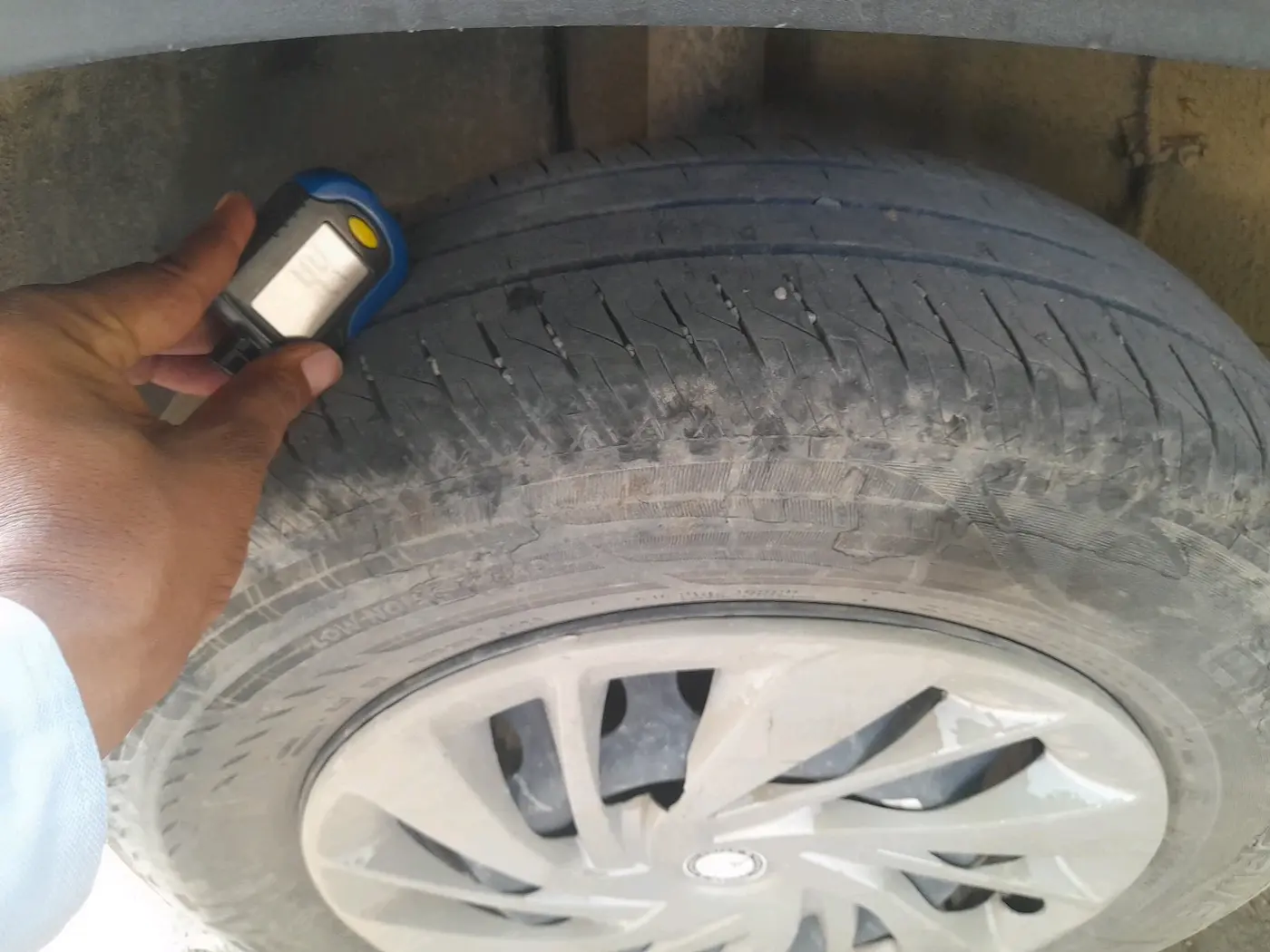 2024 Tata PUNCH ADVENTURE RHYTHM CNG, CNG, Manual, 34,938 km, tyre