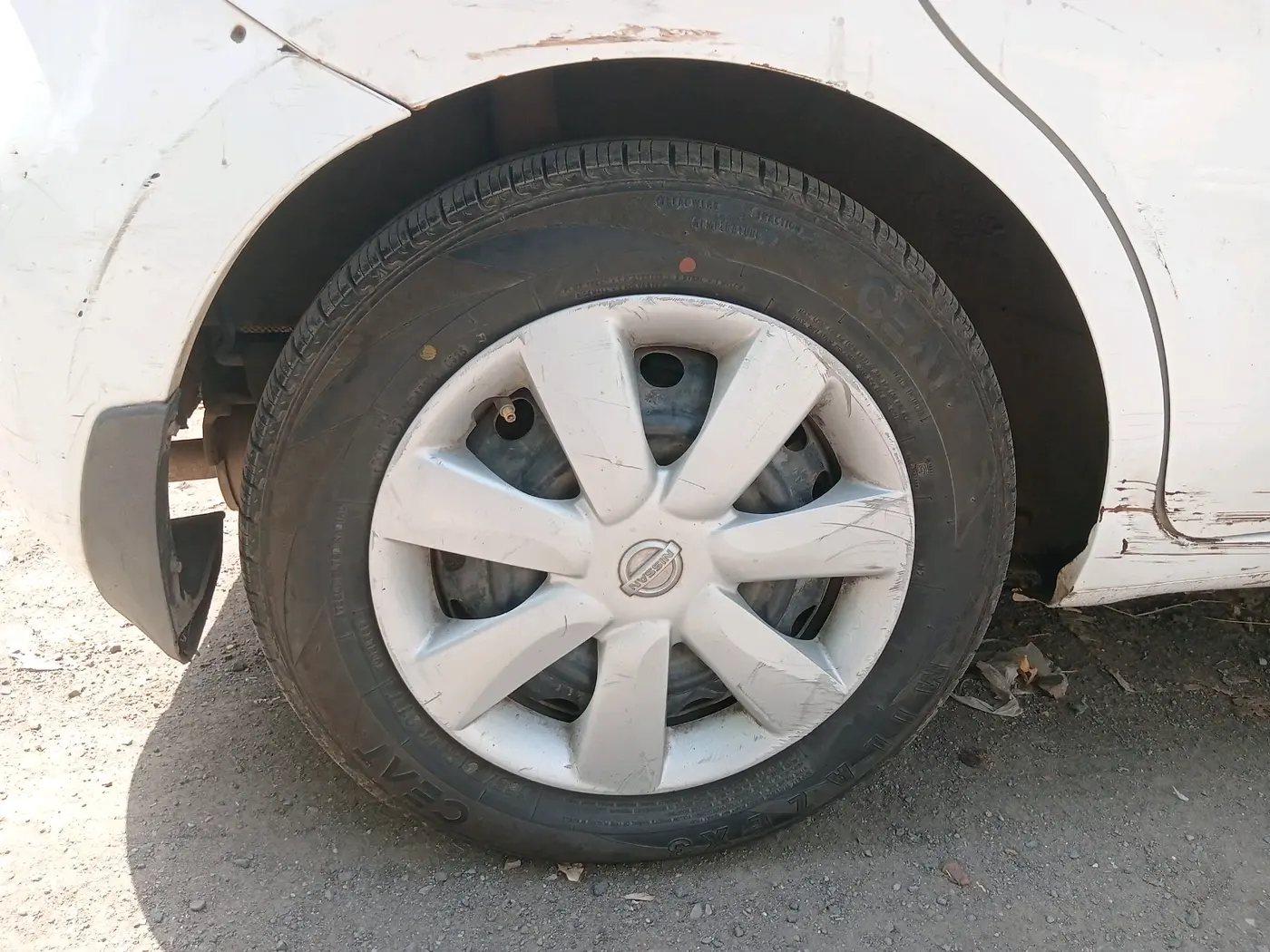 2014 Nissan Micra Active XV, CNG, Manual, 99,481 km, tyre