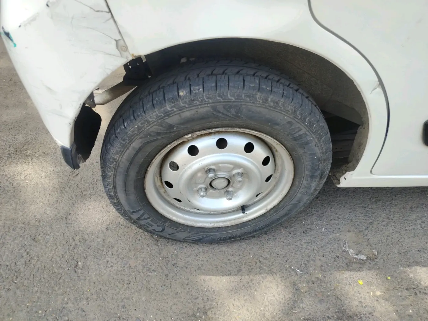 2016 Maruti Wagon R 1.0 LXI CNG, CNG, Manual, 93,155 km, tyre