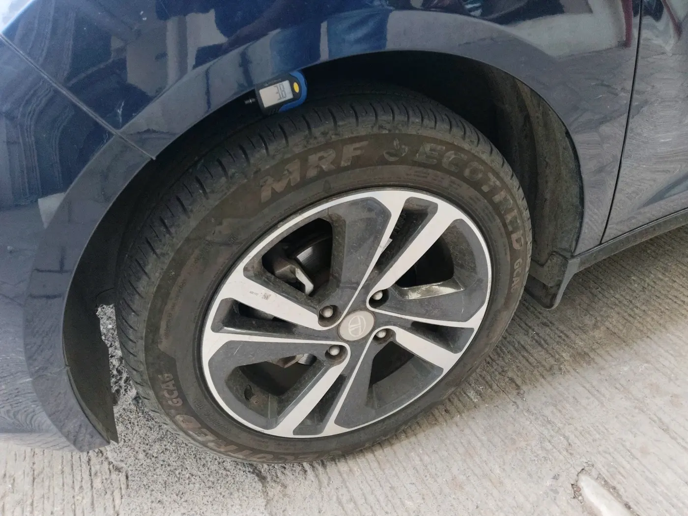 2024 Tata ALTROZ XZA Plus (S) Lux Petrol, Petrol, Automatic, 11,651 km, tyre