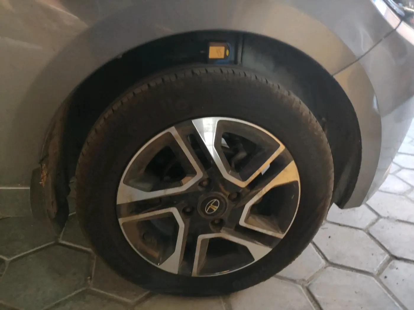 2019 Tata Tiago XZ PLUS PETROL, Petrol, Manual, 31,376 km, tyre