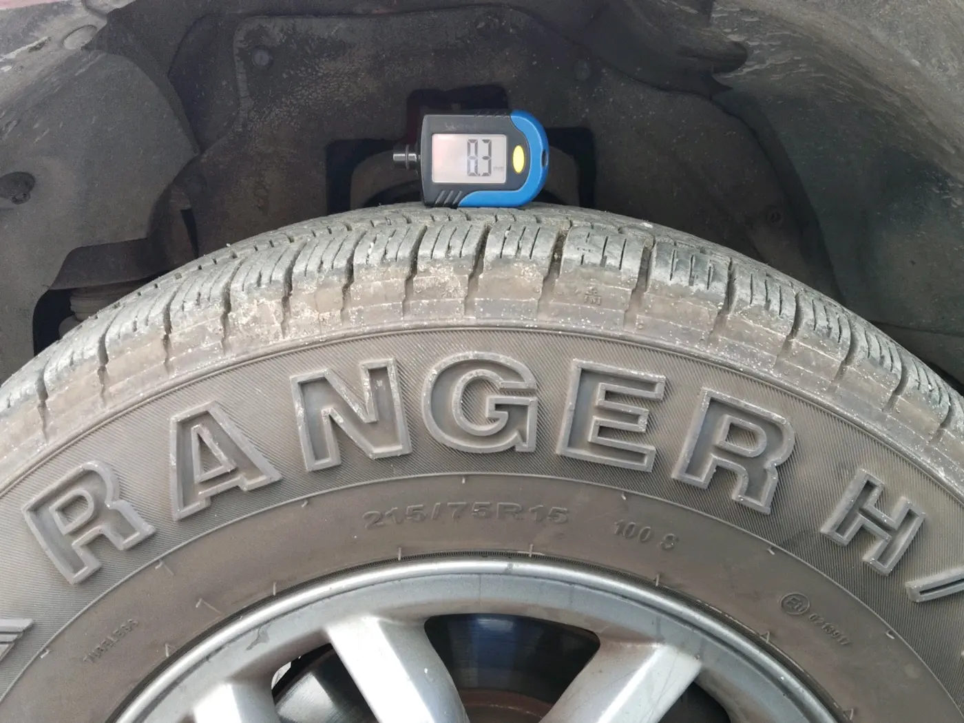 2018 Mahindra TUV300 T10, Diesel, Manual, 83,394 km, tyre
