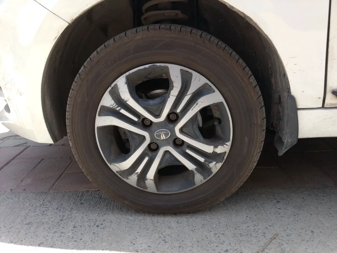 2022 Tata TIGOR XZ PLUS CNG, CNG, Manual, 72,612 km, tyre