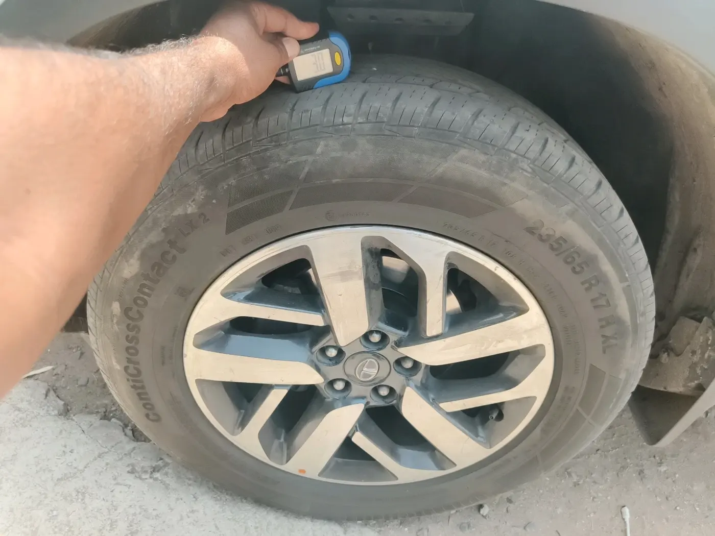 2020 Tata Harrier XZ PLUS 2.0L DUAL TONE, Diesel, Manual, 1,00,425 km, tyre