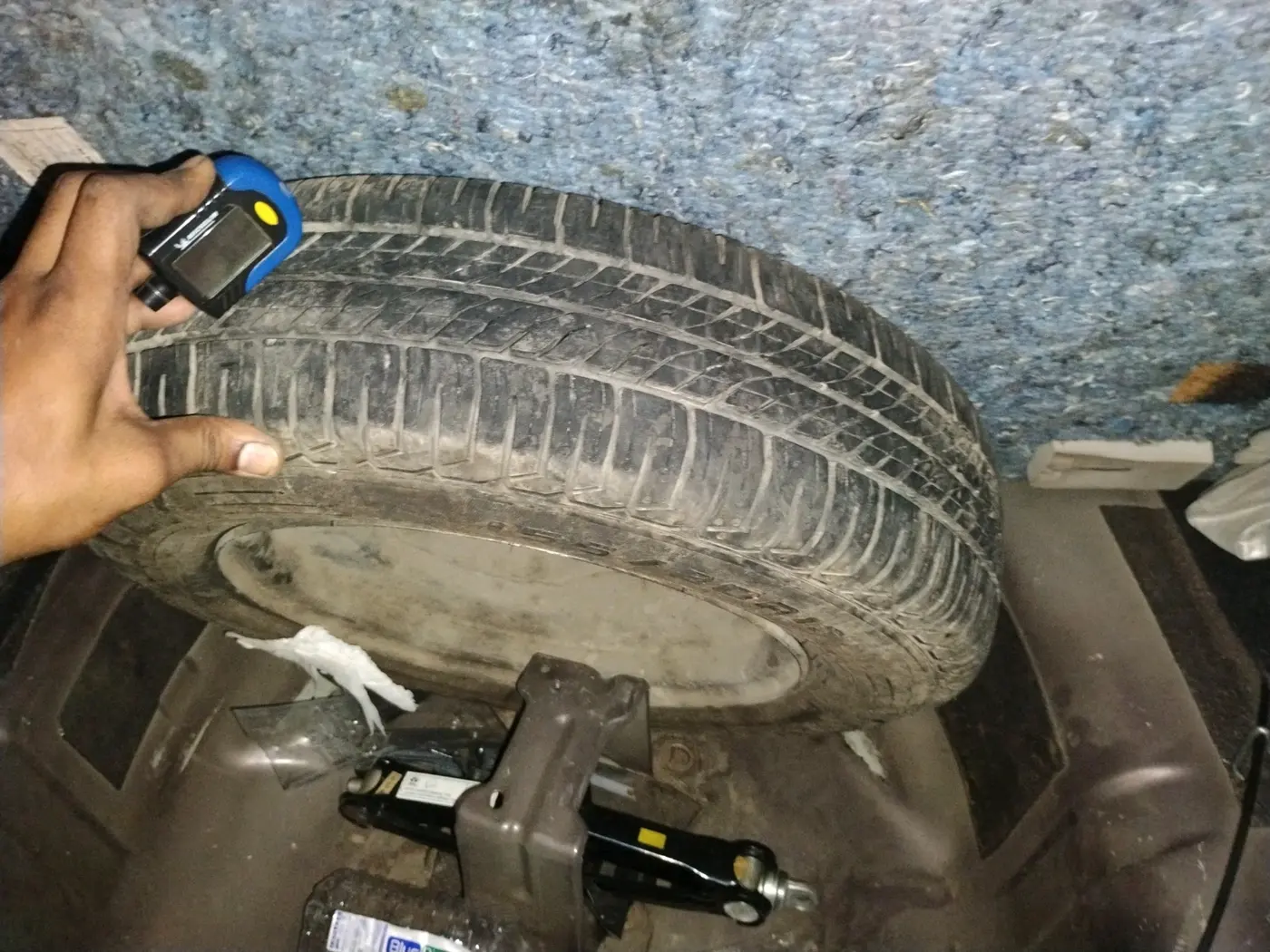 2018 Tata Tiago XE PETROL, Petrol, Manual, 70,182 km, tyre