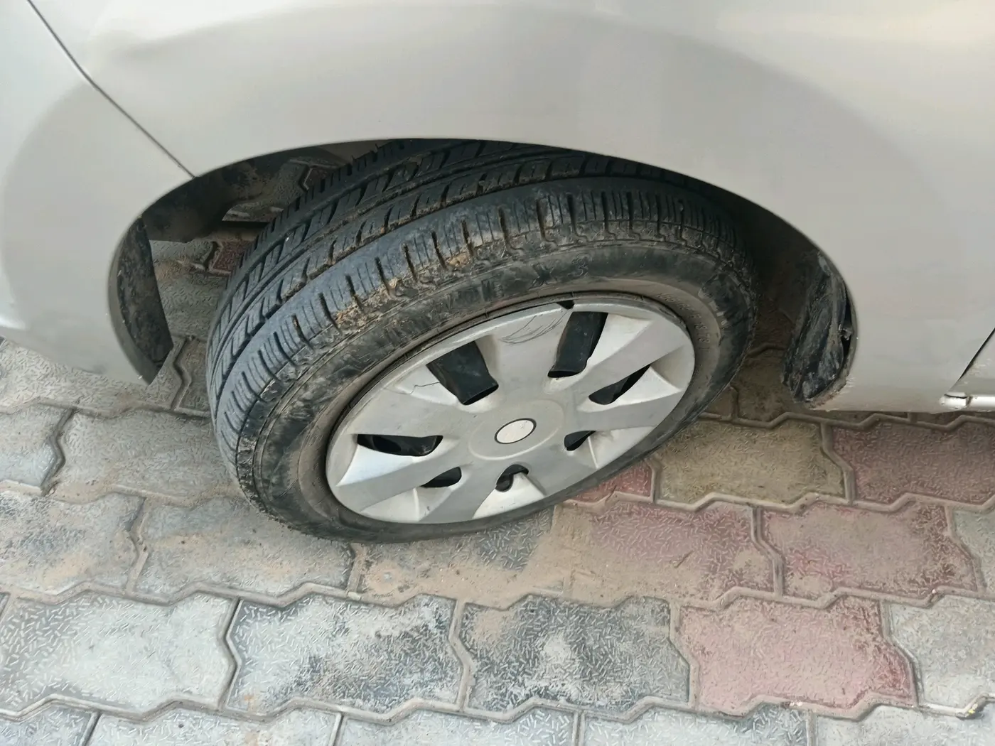 2015 Maruti Alto K10 VXI, Petrol, Manual, 71,598 km, tyre